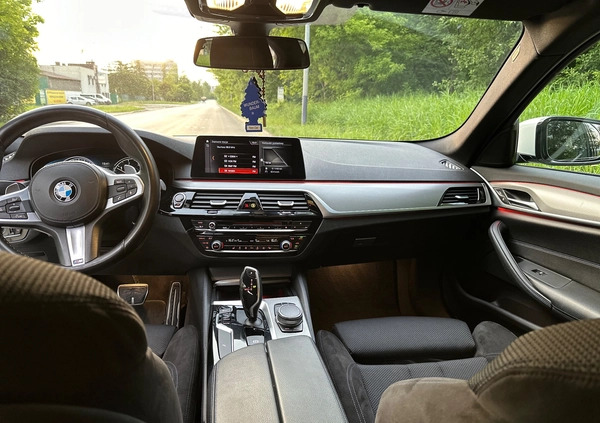 BMW Seria 5 cena 120900 przebieg: 189000, rok produkcji 2017 z Kraków małe 781